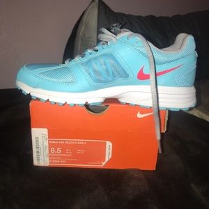 Nike women brand new 60